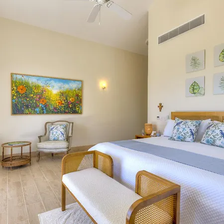 Вилла Golf & Sun Retreat *