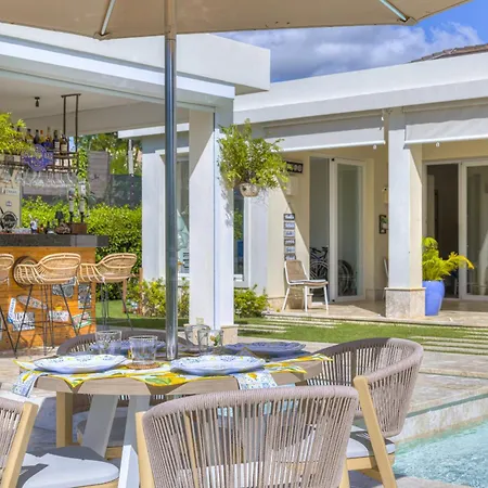 Golf & Sun Retreat Вилла